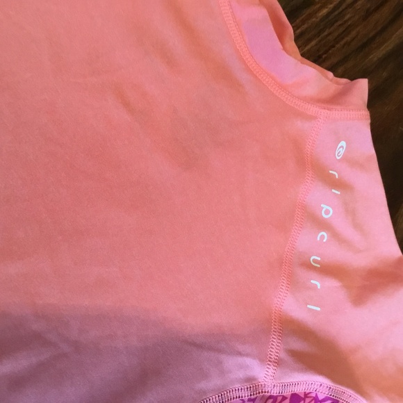 Rash guard - Picture 2 of 5